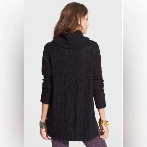 Free People Cable Knit Vintage Worn Look Sweater🌹 - Picture 2 of 9